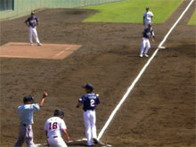 府中市野球大会でのプレー