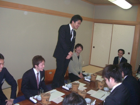 役員・卒寮生懇談会の様子