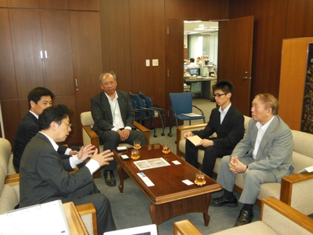 福島県への寄付の様子2