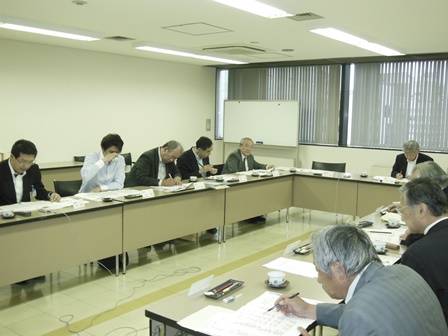 役員会の様子3