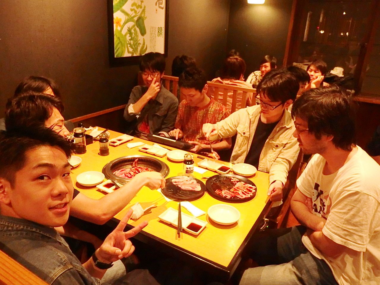 焼肉で打ち上げ1