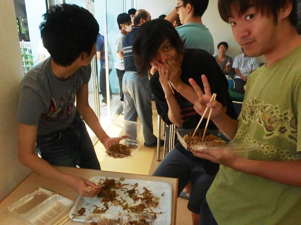 どんどん焼きを焼き上げる