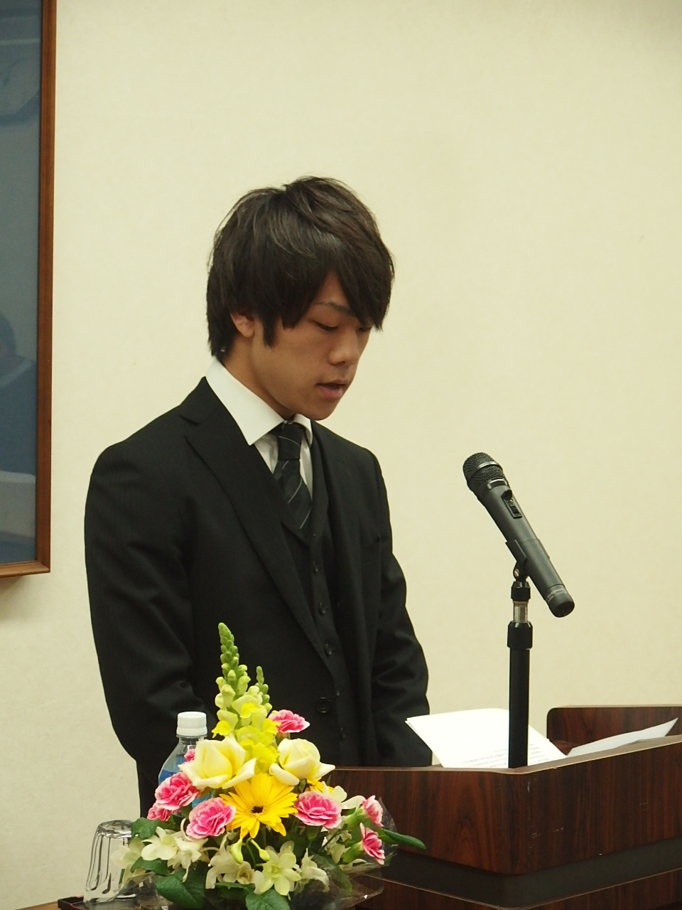 祝辞を述べる来賓