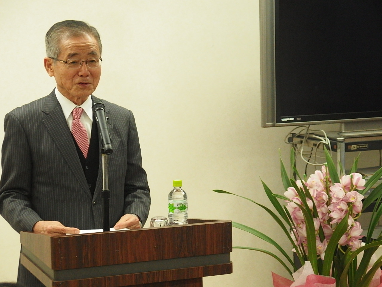 抱負を述べる新成人