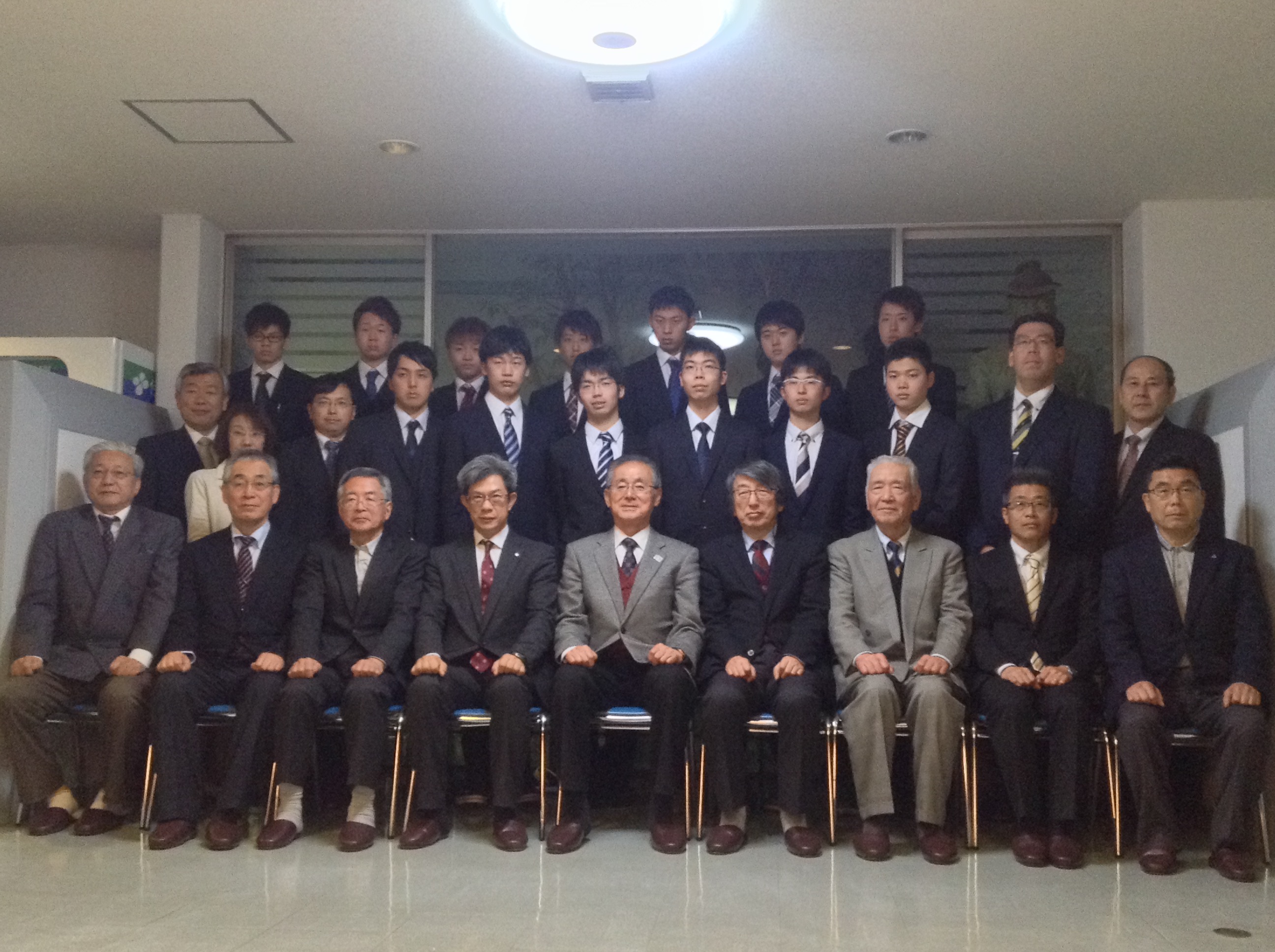 談笑する寮生たち