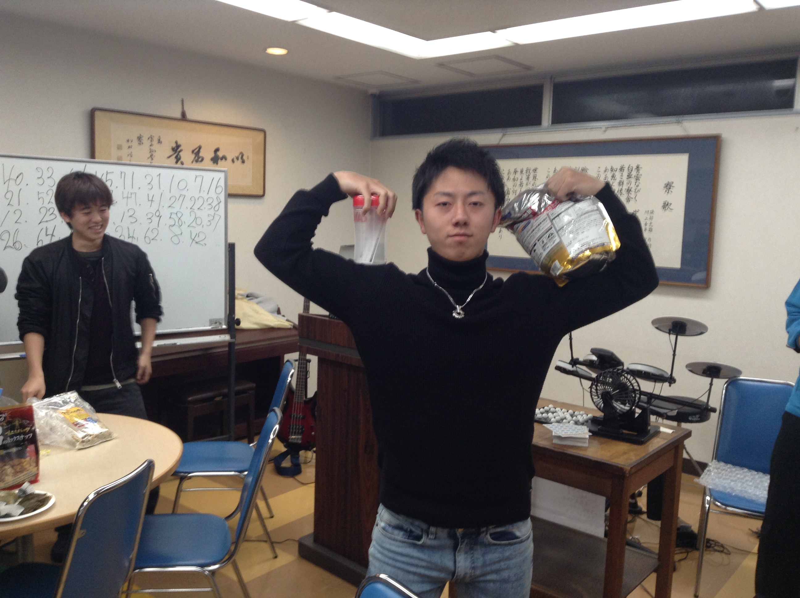 談笑する寮生たち