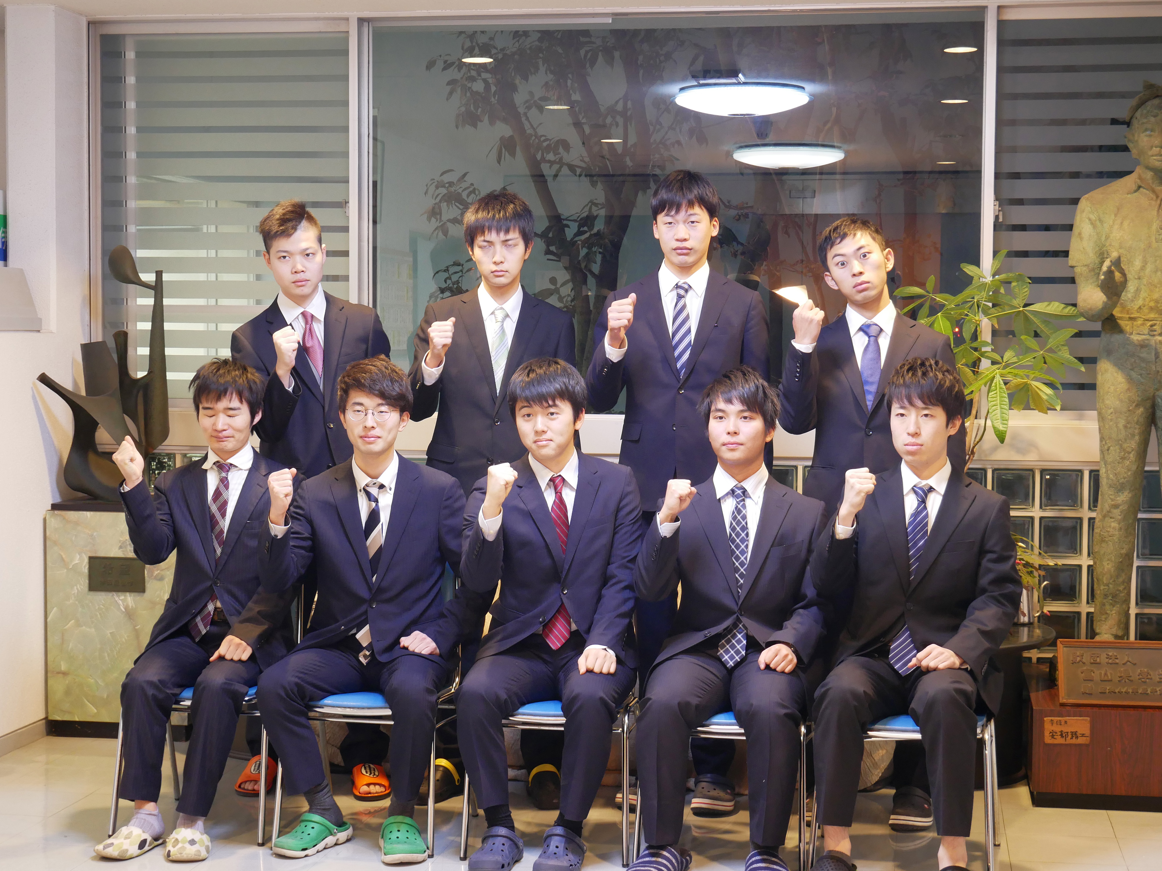 祝賀会での談笑