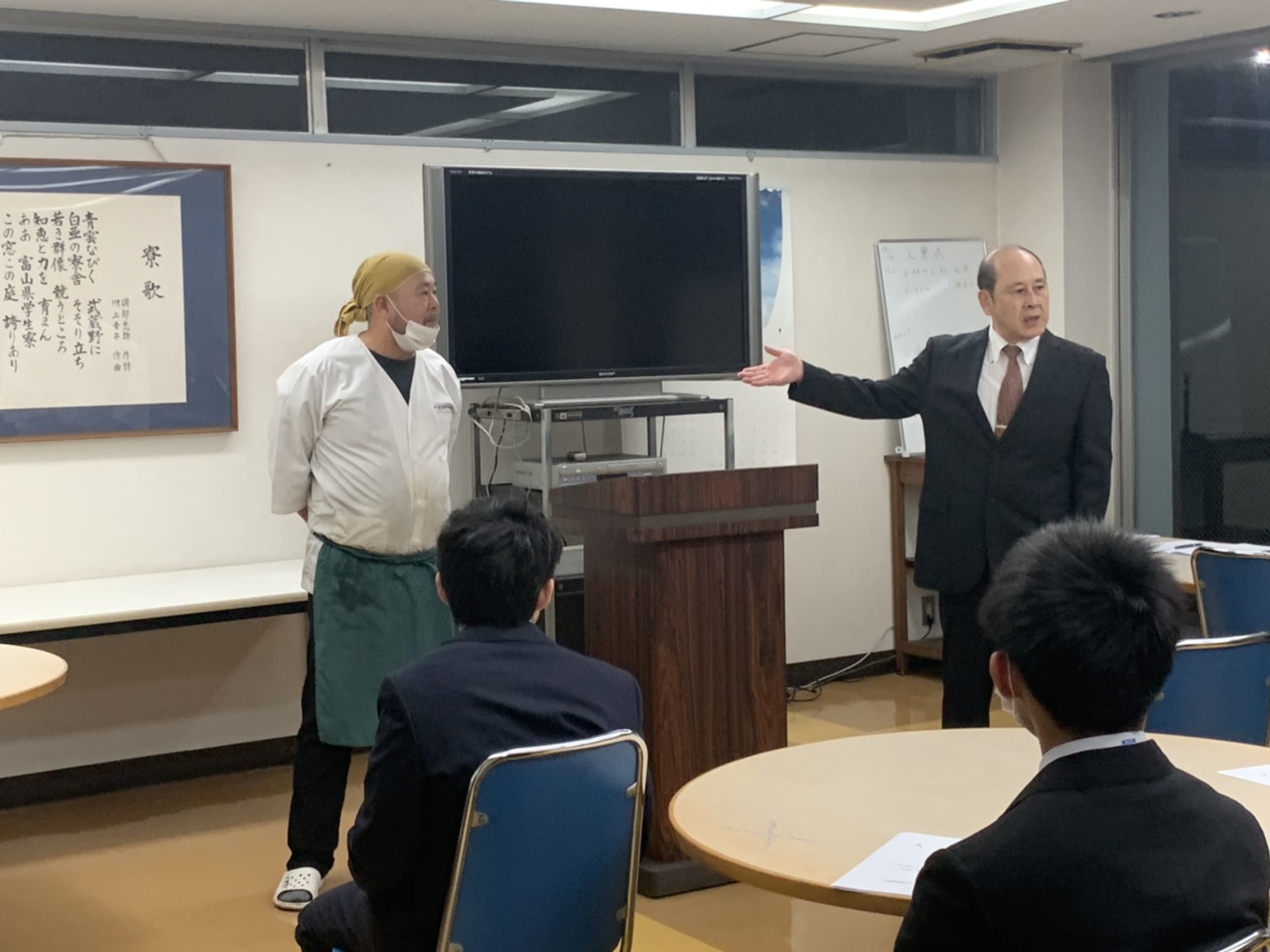 寮食を作ってくださる新里さん