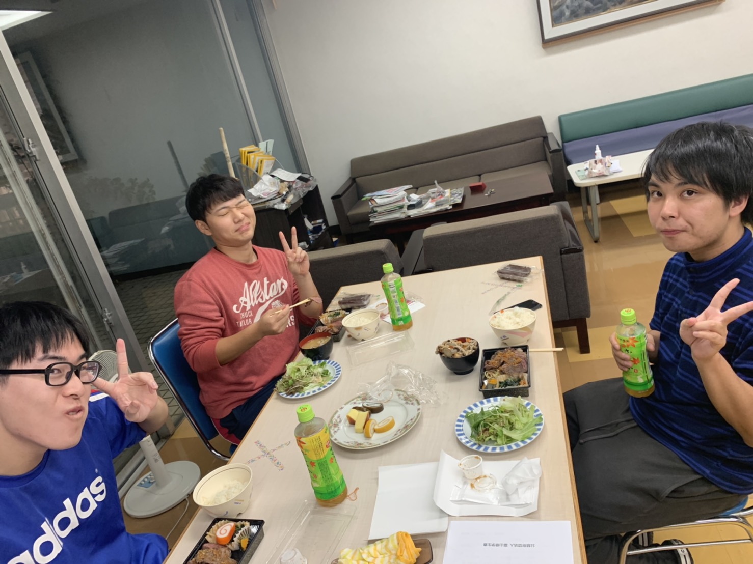 在寮生の食事の様子