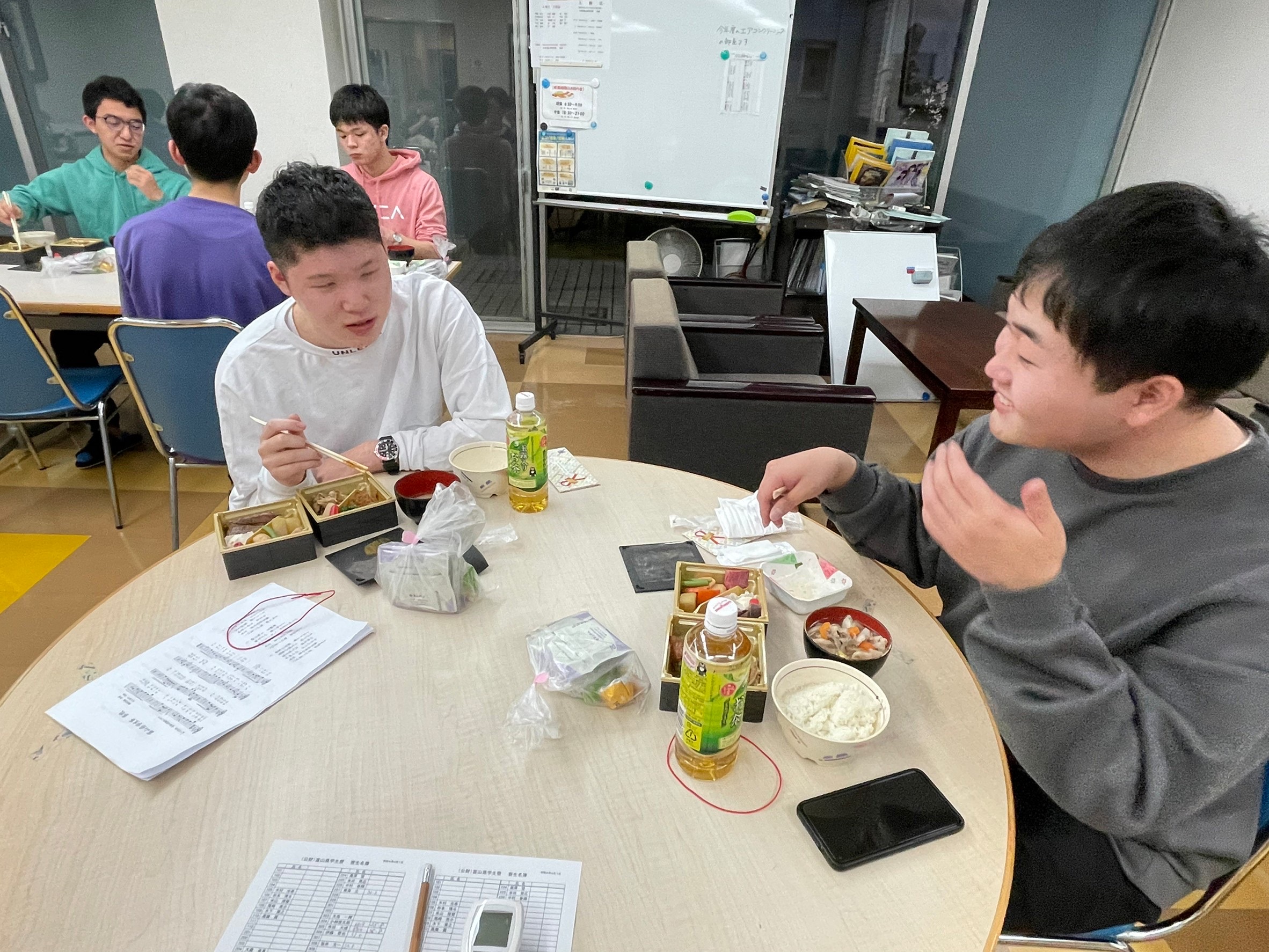 誓いの言葉を述べる新入生代表