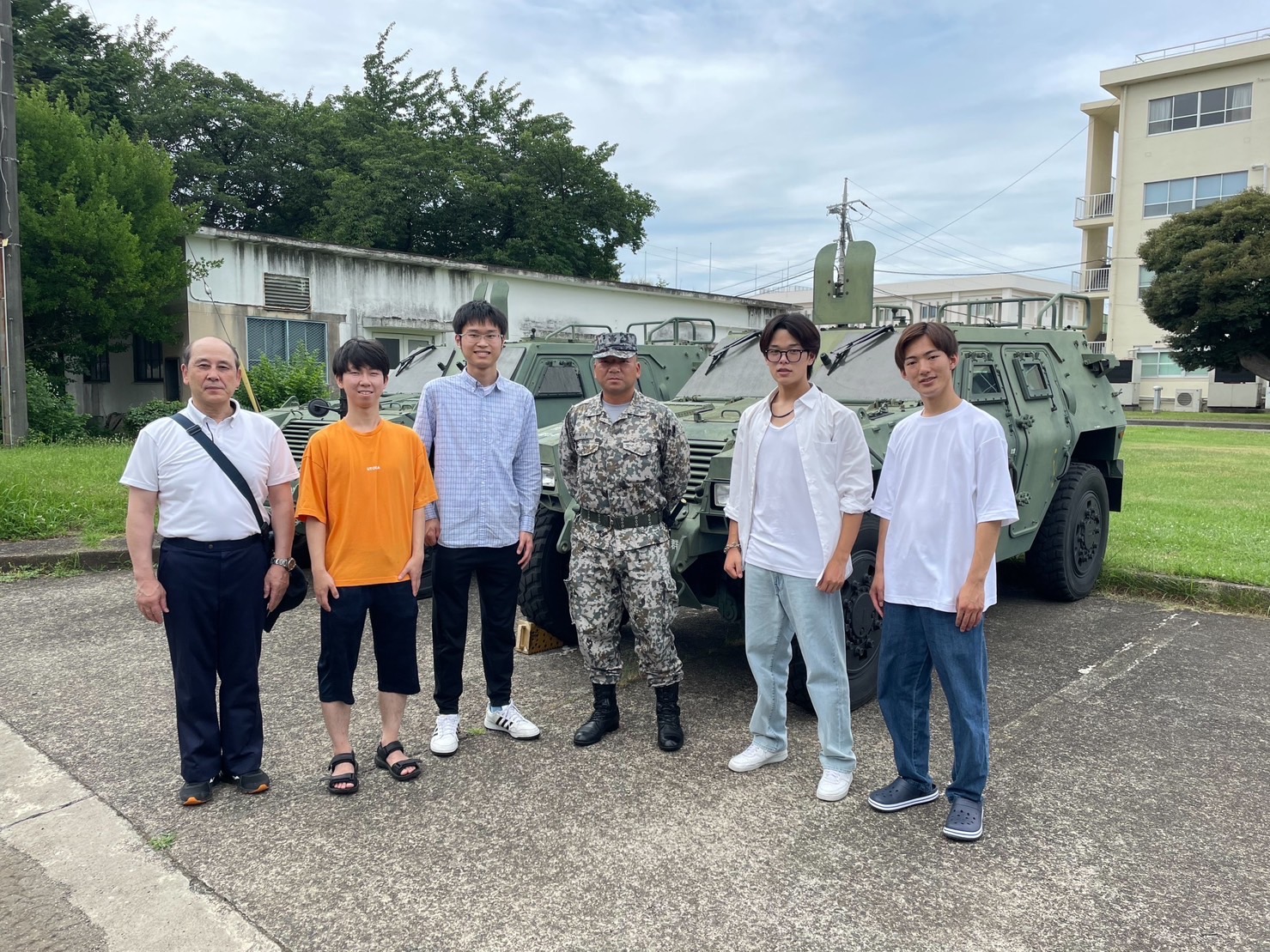 基地見学の様子