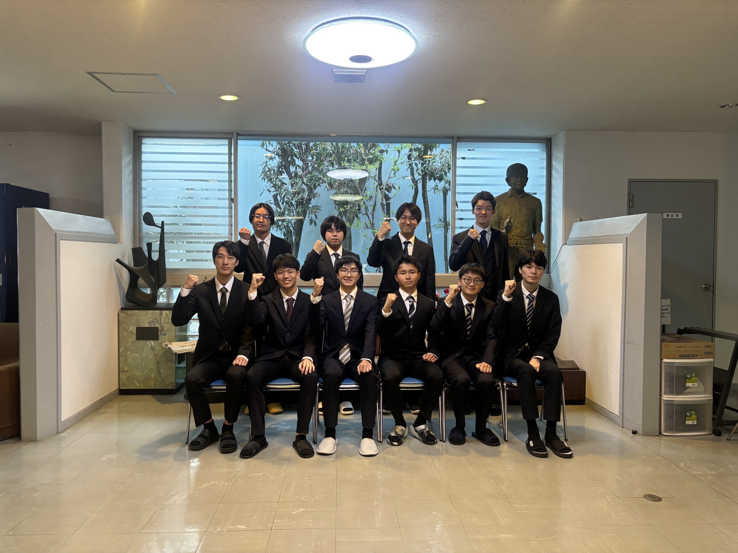 祝賀会での食事の様子