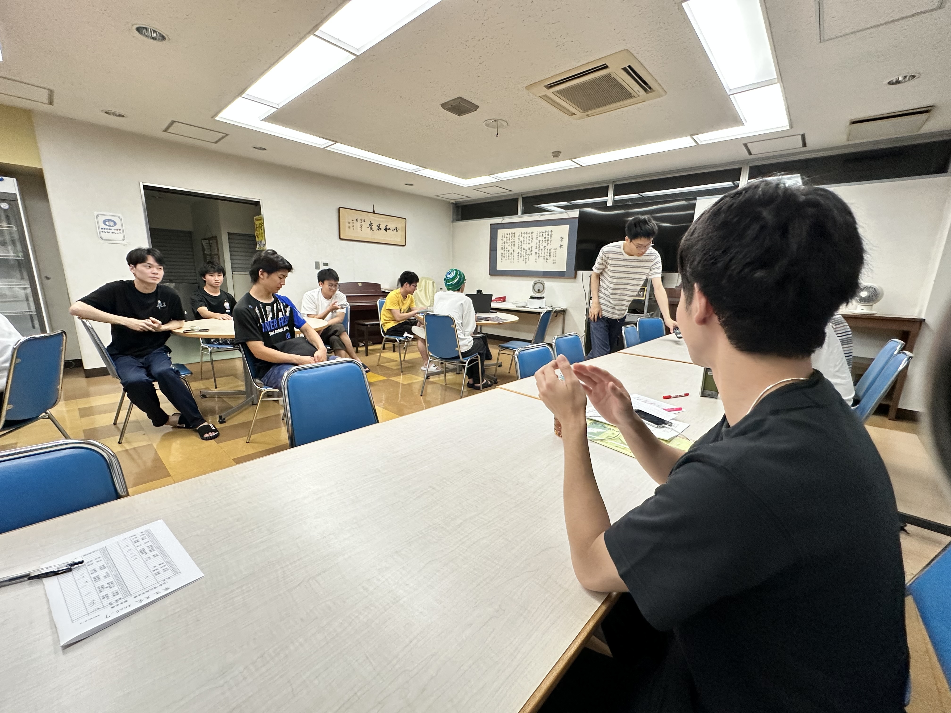 寮生大会に出席している寮生の様子