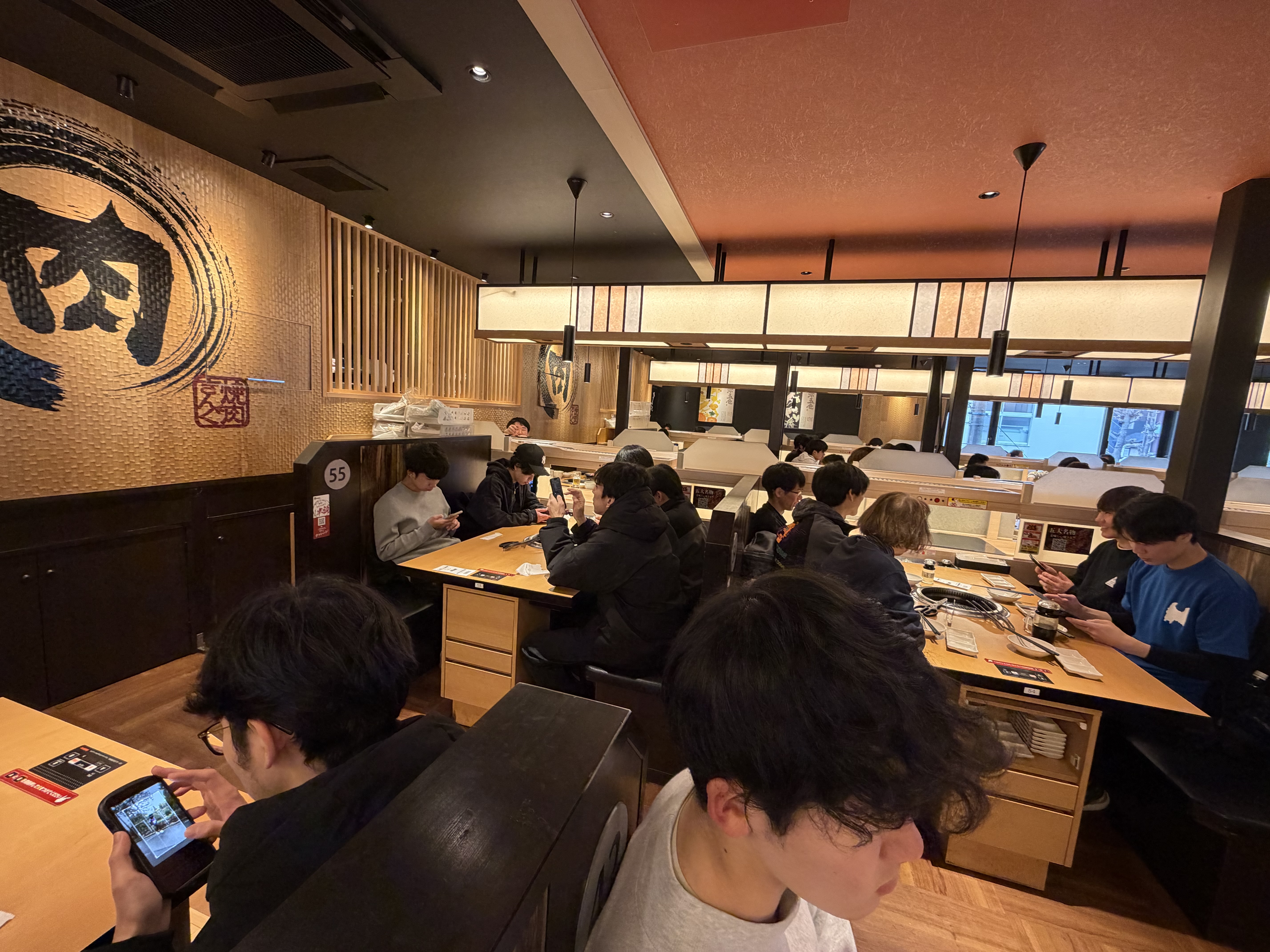 レース後の焼肉で打ち上げ