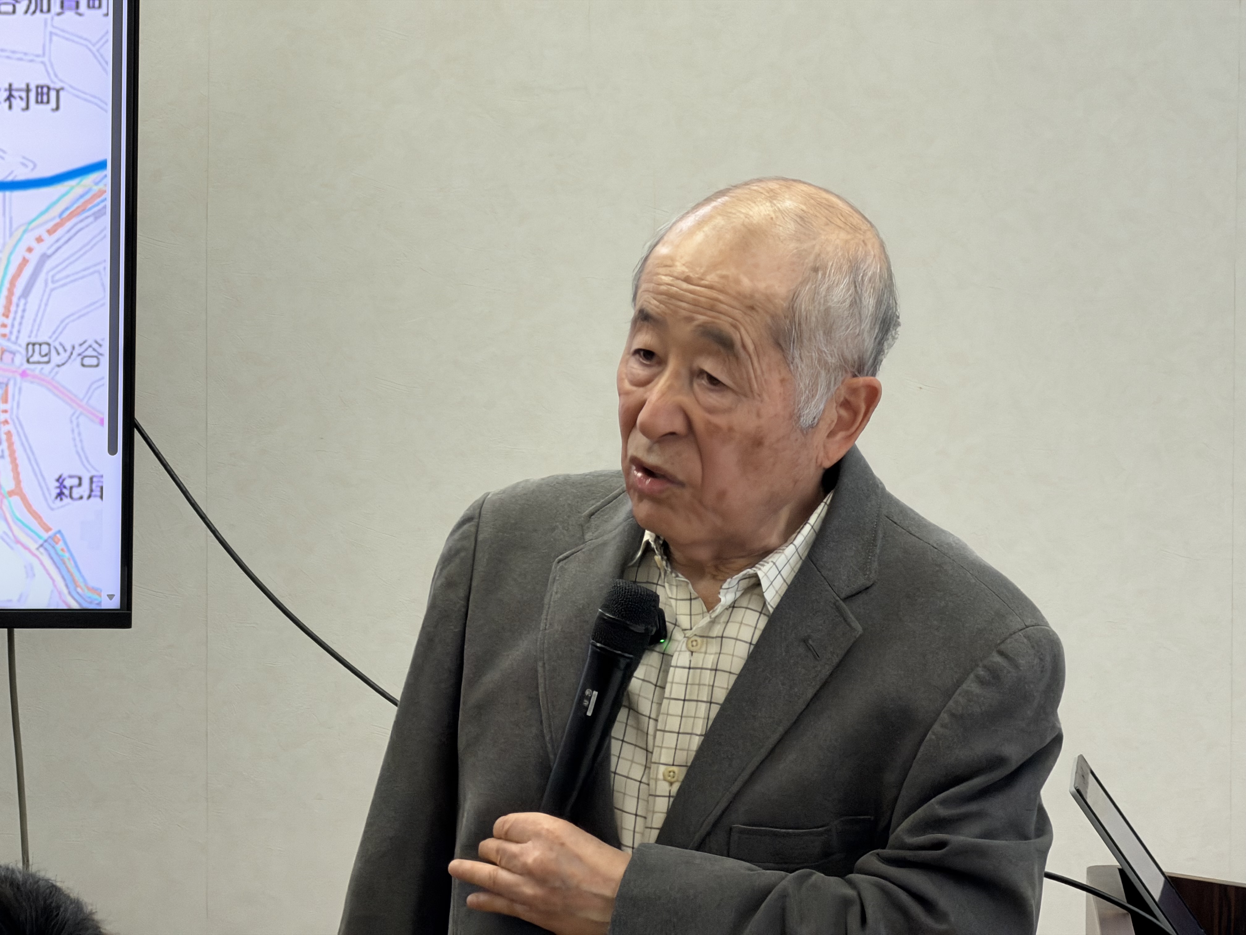 具体例を交えながら穏やかに語りかける笹倉信行先生