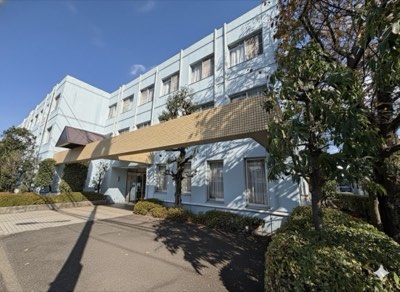 富山県学生寮 青雲寮の外観（東京・府中の男子学生寮）